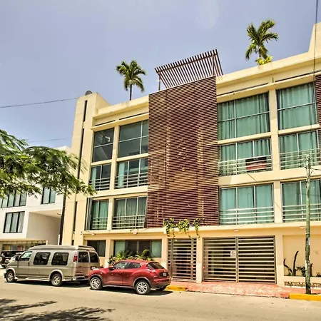 Luxury Penthouse With Rooftop Pool - Walk To Beach!